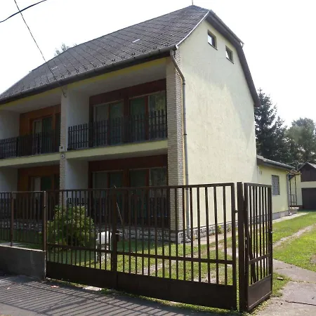 3 Feriehus Siófok