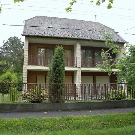 Feriehus 3 *